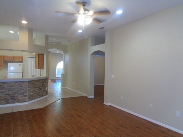 Building Photo - 15511 Montilla Loop