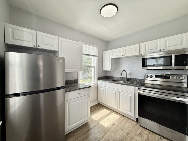 Foto del edificio - 711 18th Ave S