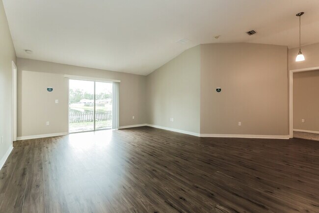 Foto del edificio - 6415 Buckhead Ct