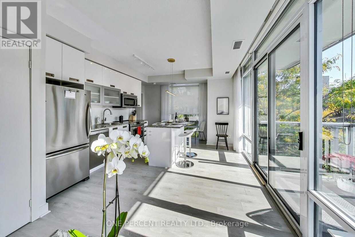 Photo principale - 90 Stadium Rd