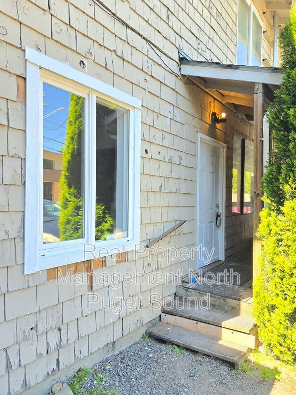 Building Photo - 15602 Ash Way