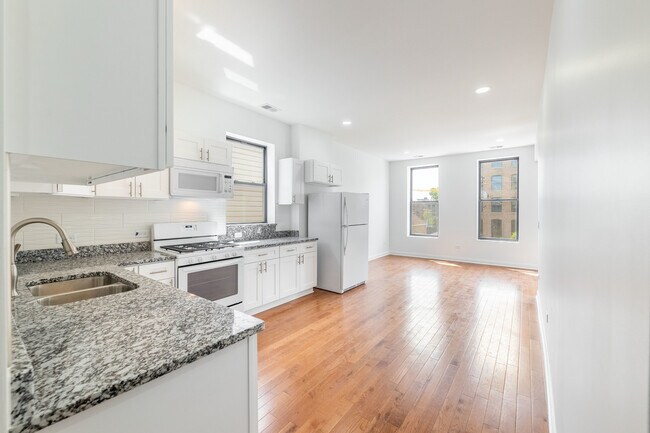 Foto del edificio - 914 W 19th Pl