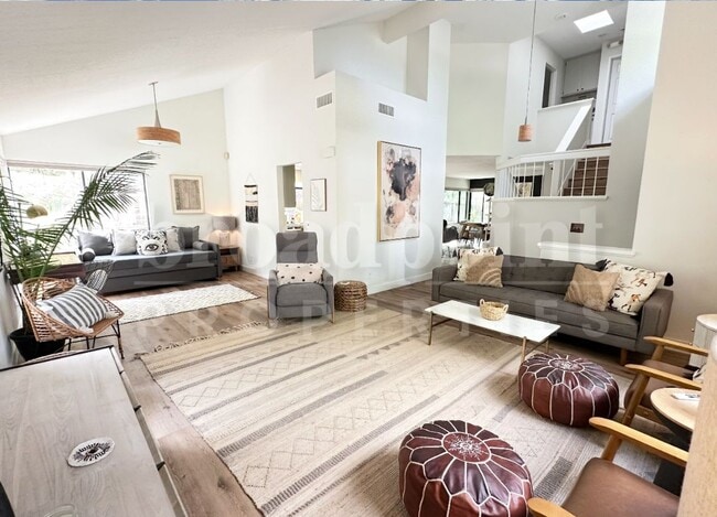 Building Photo - 1174 La Tortuga Dr
