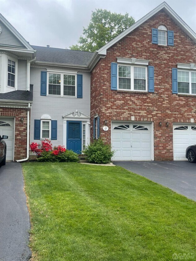 Primary Photo - 127 Topaz Dr