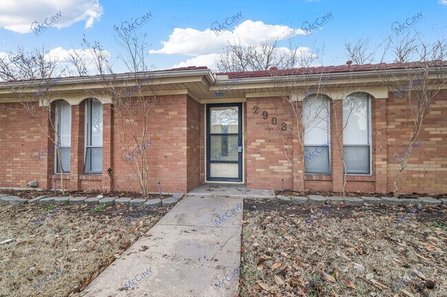 Photo - 2908 E Park Blvd House