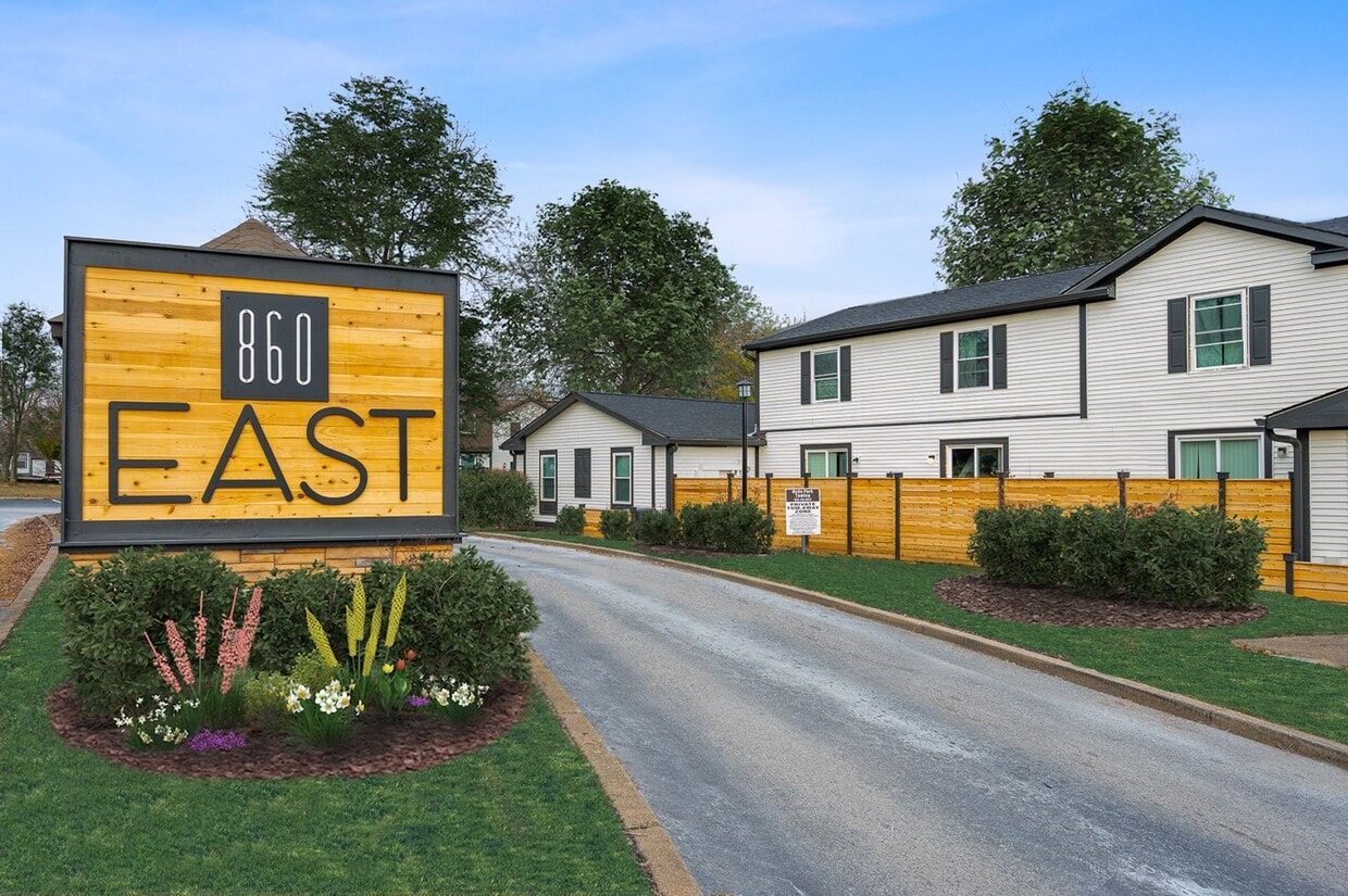 Primary Photo - 860 East