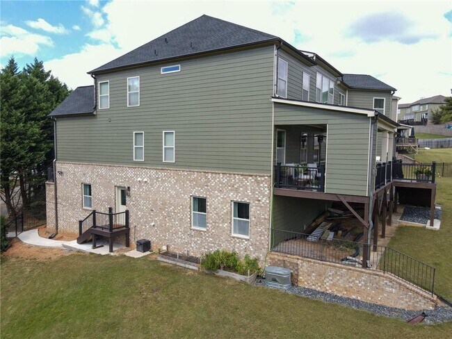 Building Photo - 2184 Skye Isles Pass SE