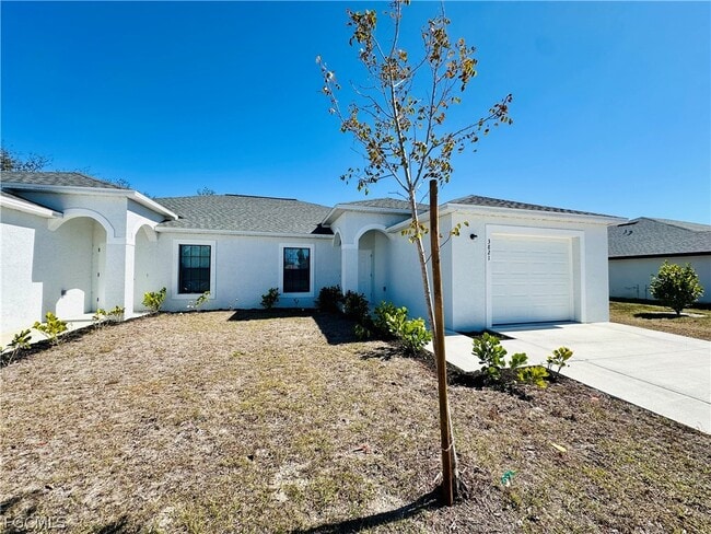 Building Photo - 3821 SW 9th Ave