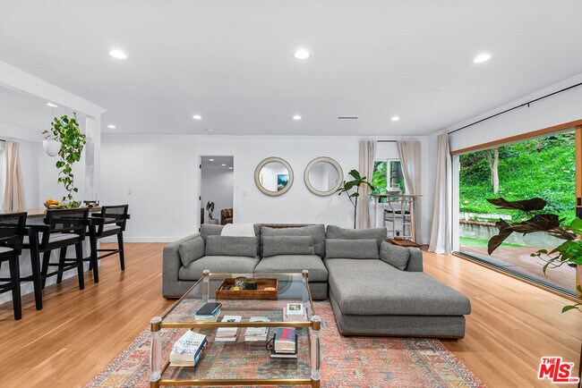 Building Photo - 2621 Mandeville Canyon Rd
