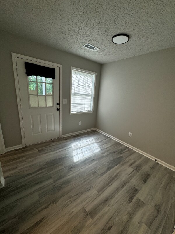 Building Photo - 107 Penny Ln