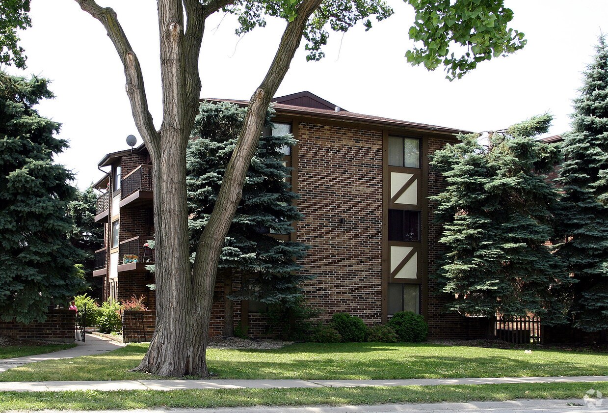 3061 Bernice Rd, Lansing, IL 60438 Apartments in Lansing, IL