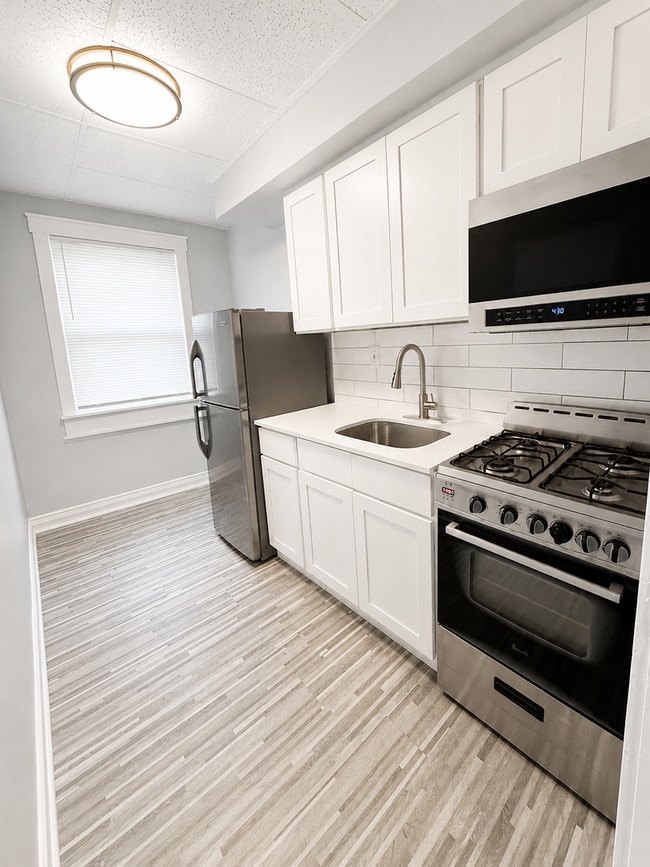 Interior Photo - Oak Woods Collingswood