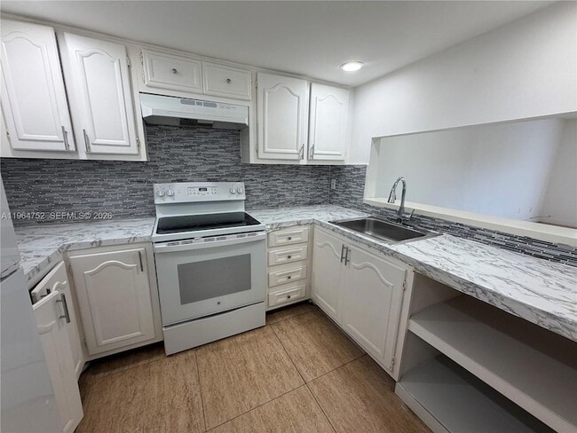 Building Photo - 13685 NE 10th Ave