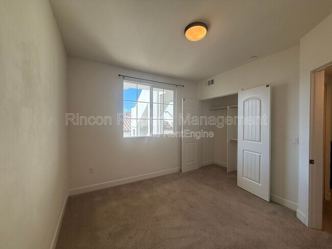 Foto del edificio - 130 N Garden St