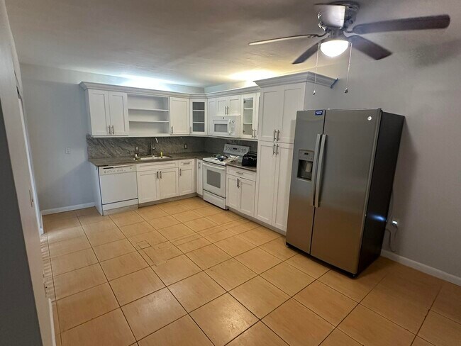 Foto del edificio - 417 4th Ln