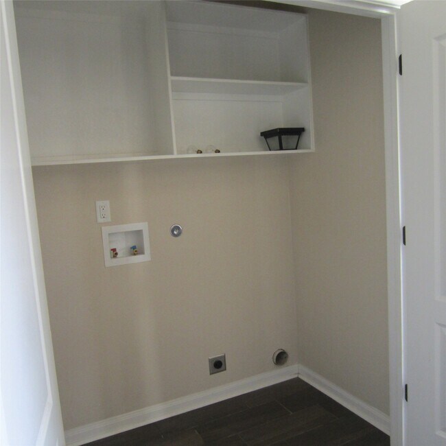 Foto del edificio - 23431 Hill Rd