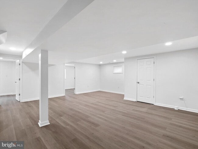Building Photo - 6095 Wilson Blvd