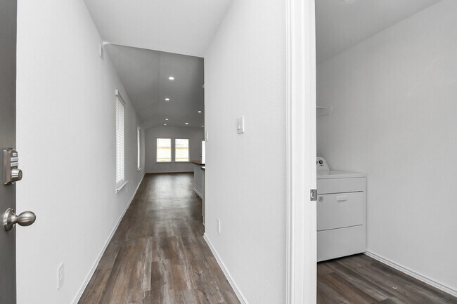 Foto del edificio - 24430 Elmwood Falls Dr