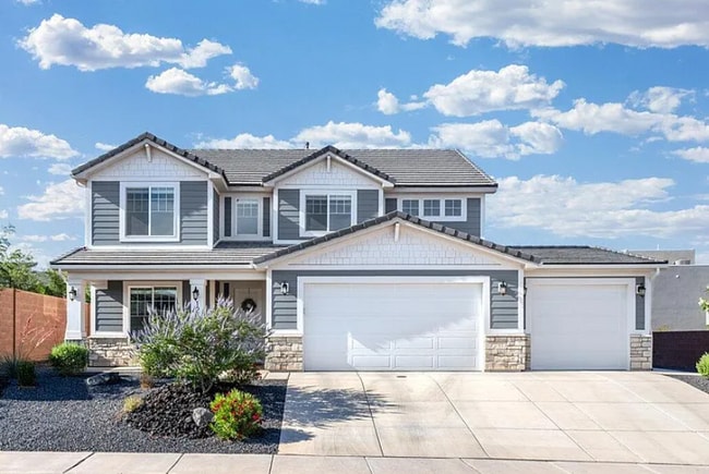 Building Photo - 1262 E Daylily Dr