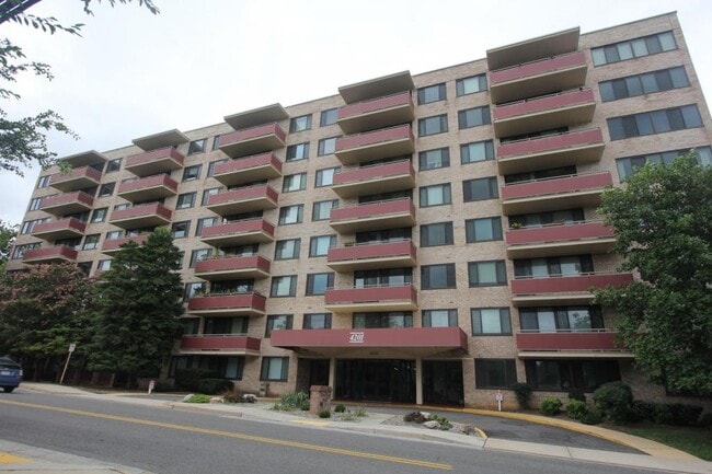 Building Photo - 4201 Cherry Hill Rd, 501