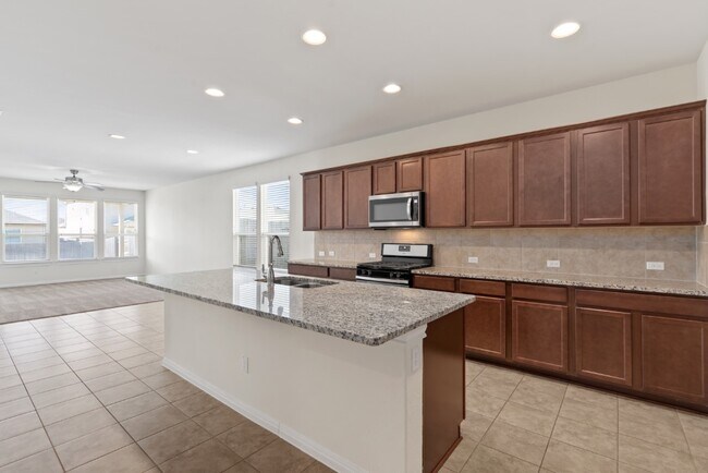 Foto del edificio - 244 Firethorn Dr