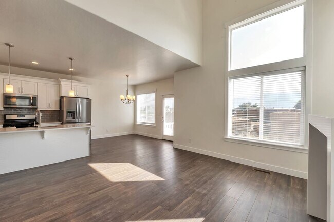 Foto del edificio - Modern Row End Townhome w 2 car attached g...