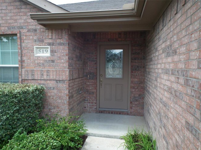 Building Photo - 519 Creekside Dr