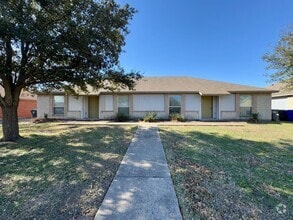 Building Photo - 1305 Chapel Creek Rd