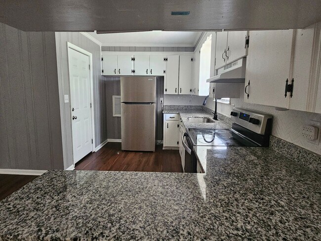 Foto del edificio - 2709 Haymarket Rd