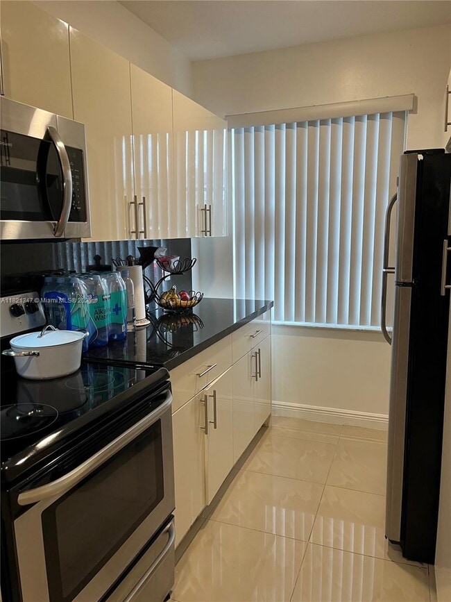 Foto del edificio - 8200 NW 10th St