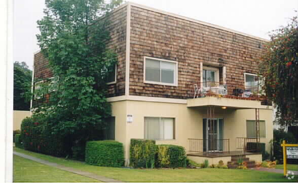 Foto del edificio - 1793 Evans Ave