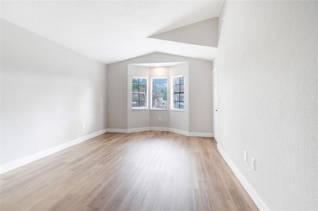 Foto del edificio - 2769 W 74th Terrace