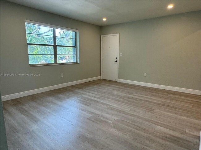 Foto del edificio - 7865 SW 57th Ave