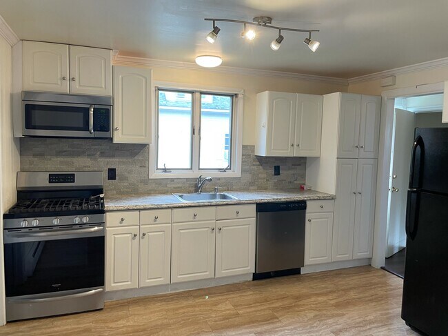 Building Photo - 19 Cobb Pl