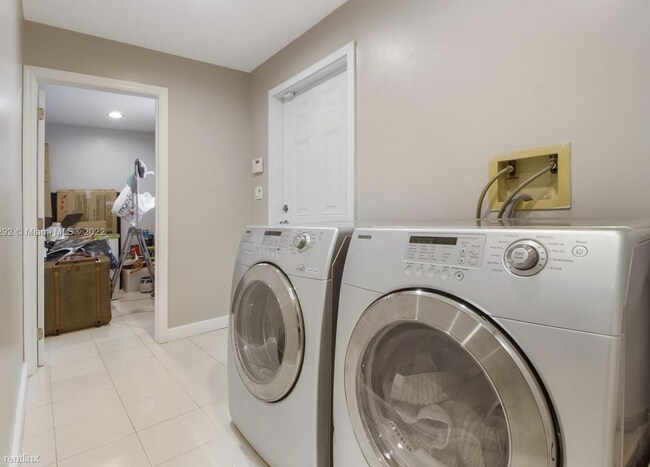 Building Photo - 4 br, 2 bath House - 17201 SW 84th Ave