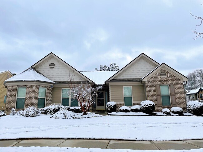 Building Photo - 1821 Bridle Rd
