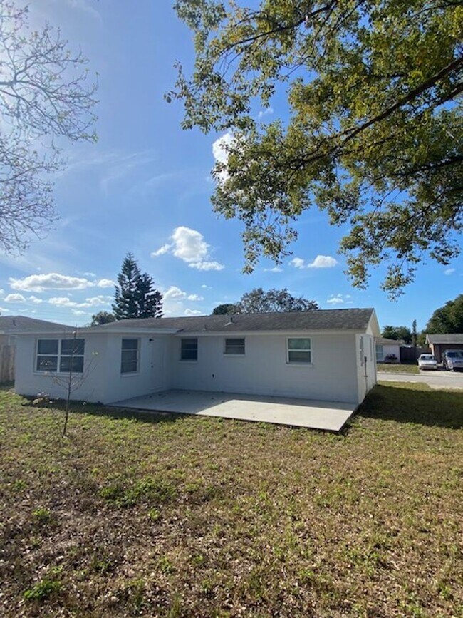Building Photo - 3 br, 1 bath House - 9016 RAINBOW LANE