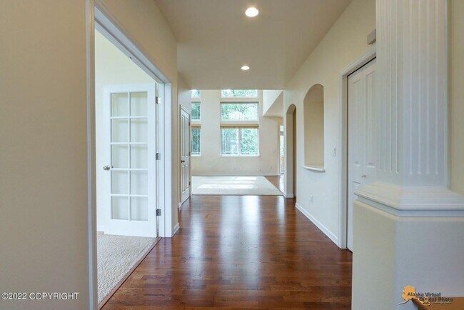 Building Photo - Stunning home conviently located by Eagle River High