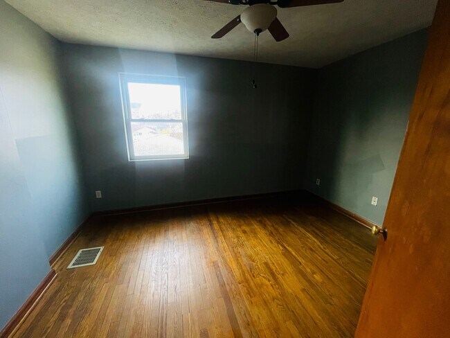 Building Photo - 3296 Sullivant Ave