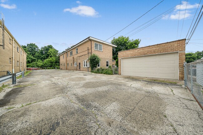 Building Photo - 4227 S Harlem Ave