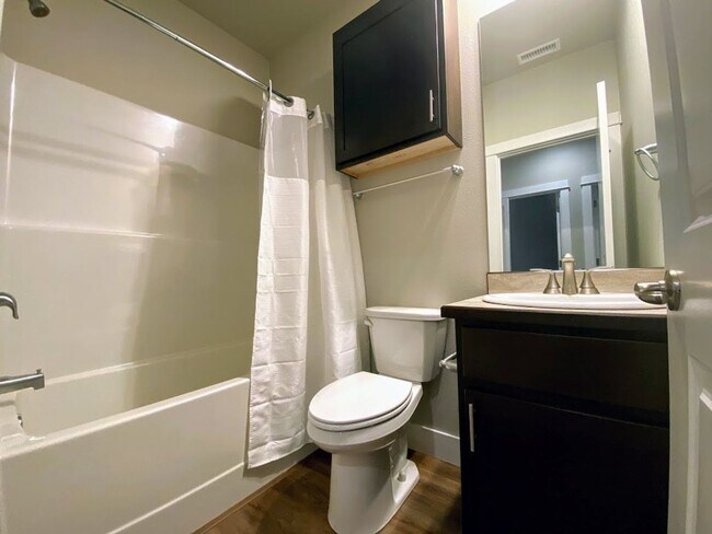 Building Photo - 2 br, 2 bath House - 180 Club Ave