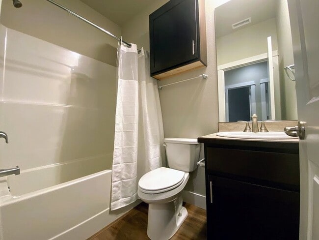 Foto del edificio - 2 br, 2 bath House - 180 Club Ave