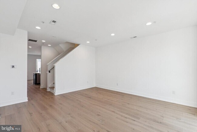 Foto del edificio - 2820 Livingston St