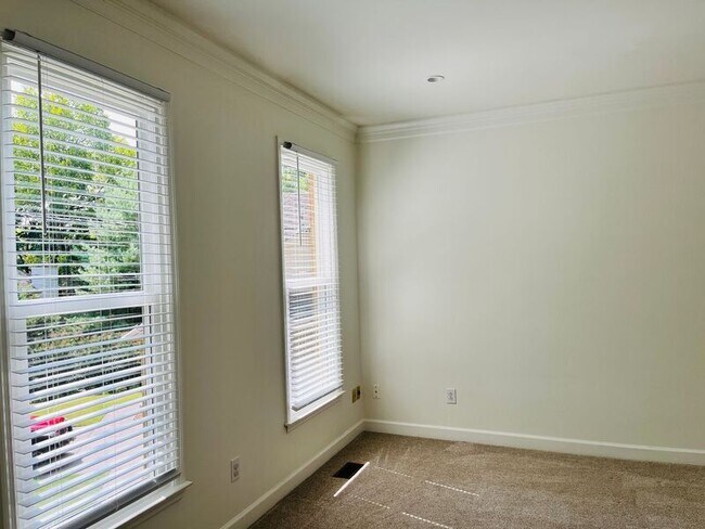 Foto del edificio - 1420 Calloway Ct