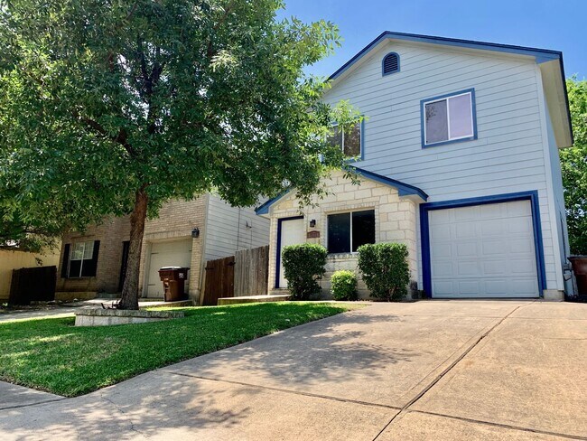 Foto del edificio - Beautiful 2 Bed/2.5 Bath Home in Round Roc...