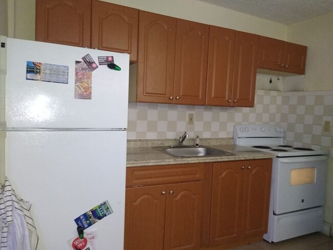 Building Photo - Cozy 2Bed/1Bath SFH with Spacious Fenced B...