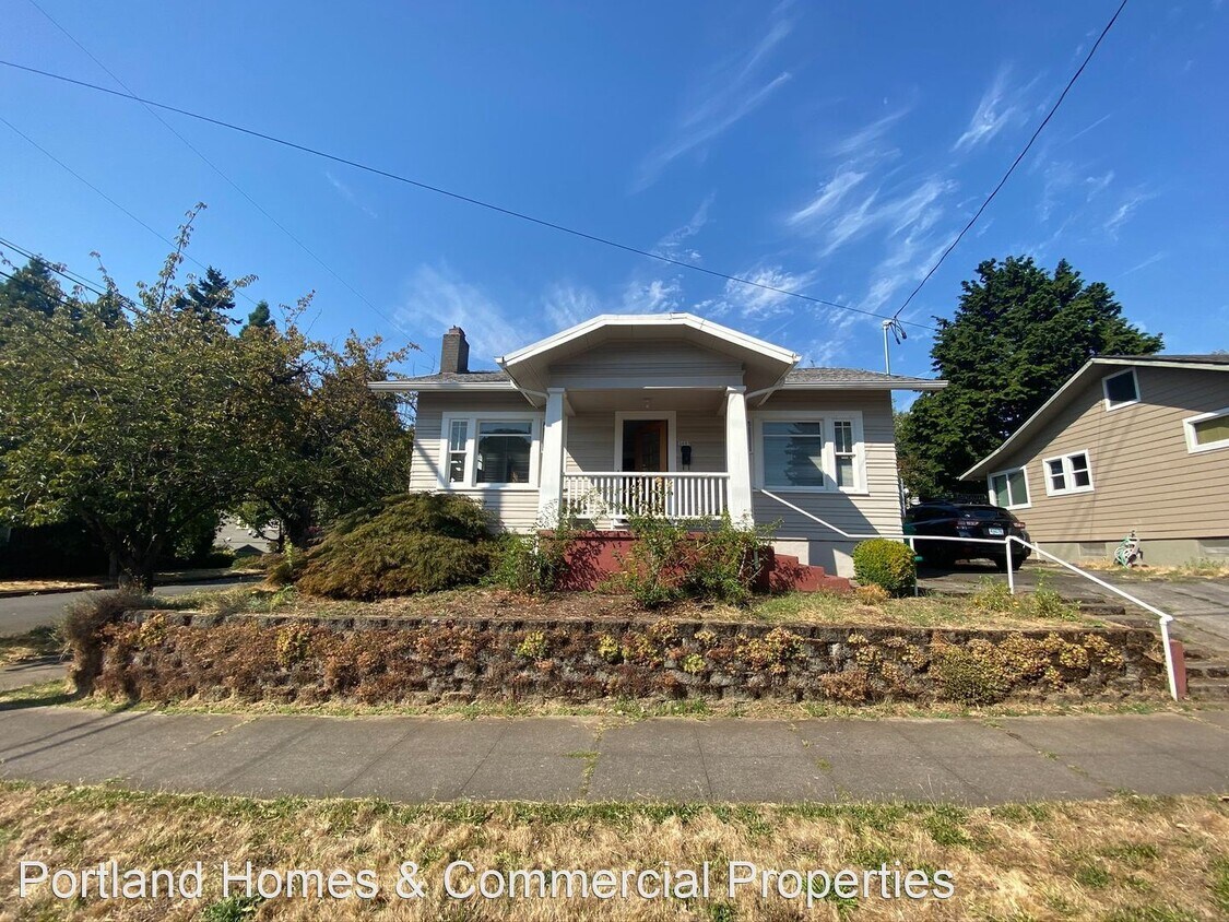 Primary Photo - 2 br, 1 bath House - 3603 NE Stanton Street