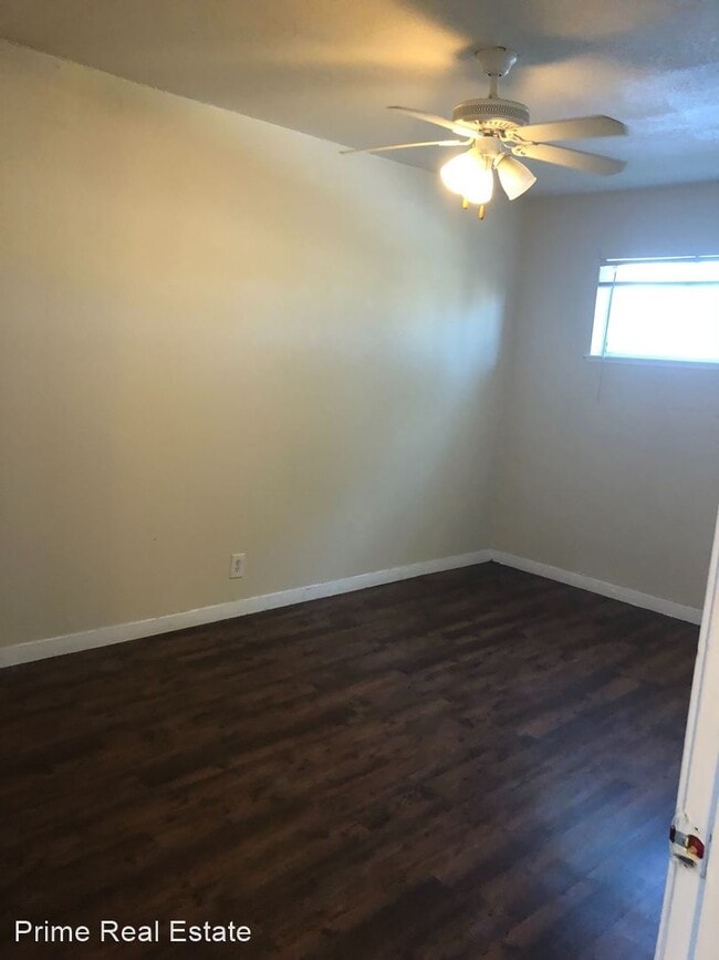 Building Photo - 457 Eldon Dr