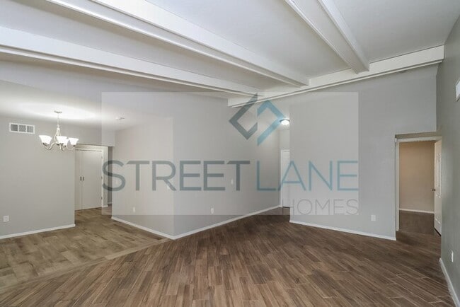 Building Photo - REDUCED!