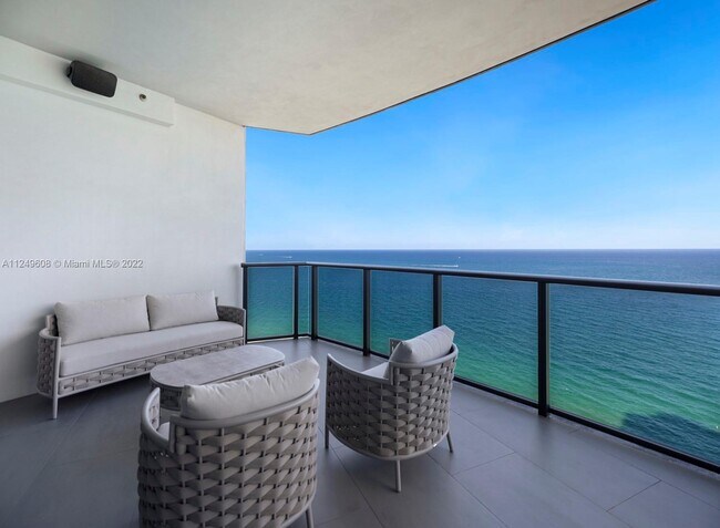 Foto del edificio - 18555 Collins Ave